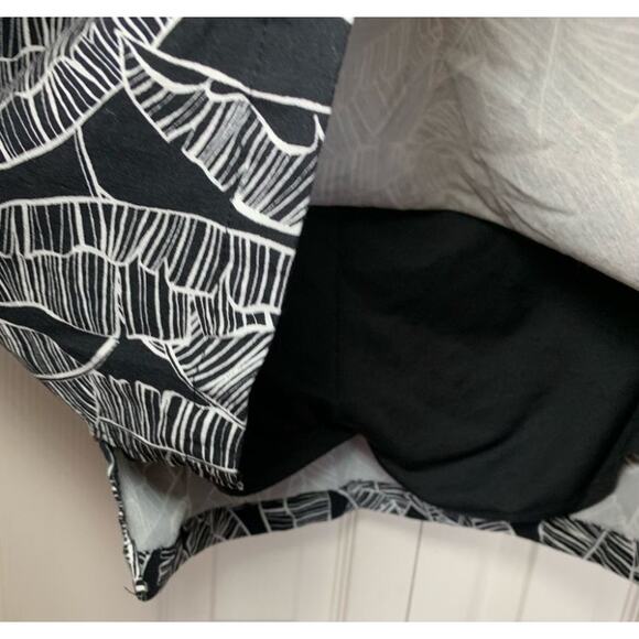 Rafaela Comfort skort black and white botanical print small - Picture 4 of 7